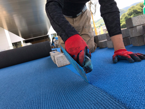 陸上用長尺ゴムシート